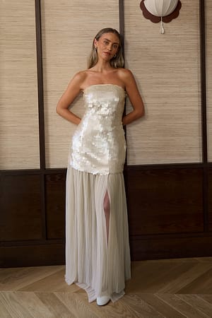 Cream Robe longue bandeau à sequins