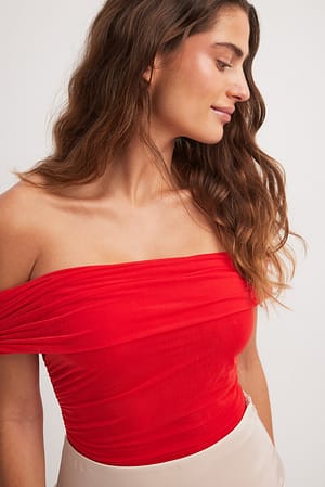 Red Schulterfreies Top