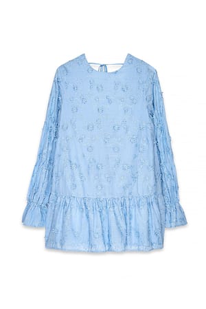 Light Blue Kjole med detaljer på ermene