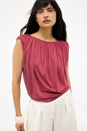 Dark Rust Mouwloze gedrapeerde top