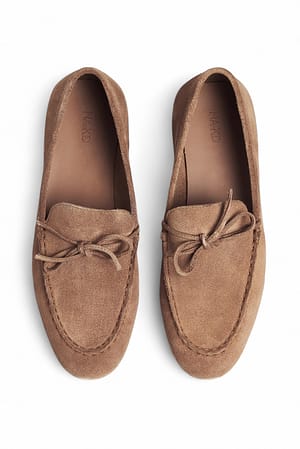 Brown Mokassins mit Schleifendetail