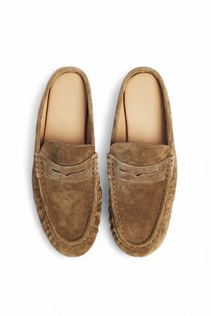 Beige Instap suède loafers