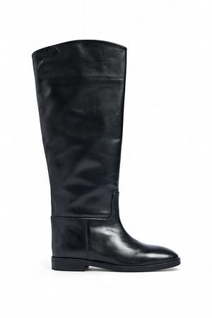 Black gerade geschnittene Leder-Reitstiefel
