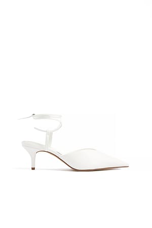White Hakschoenen met bandjes