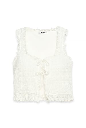 Offwhite Topp med struktur og volanger