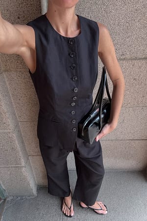 Black Tapered Cropped  Drawstring Pants