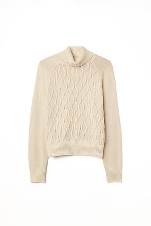Beige Kabelstickad tröja med turtleneck