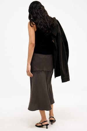 Image 2 of 6