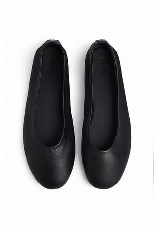 Black Ballerinas aus Leder ohne Futter