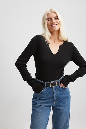Black V-detail Light Rib Knitted Sweater