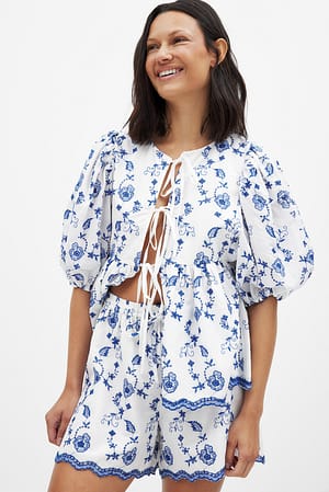 Blue/White Wijde korte broek met halfhoge taille