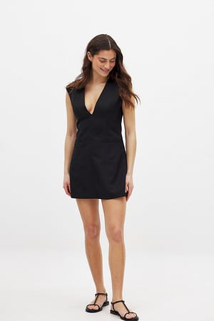 Black Minikleid mit weiten Schultern