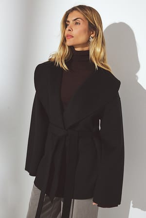 Black Korte jas van wolmix met riem