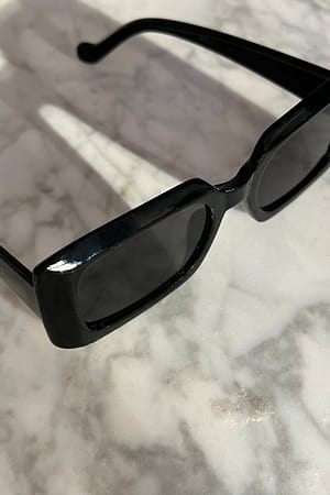 Black Große, rechteckige Sonnenbrille