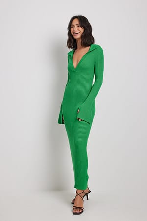 Green Vestido em malha canelada com mangas à boca de sino