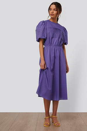 Purple Kurzes Midi-Kleid Mit Puffärmeln
