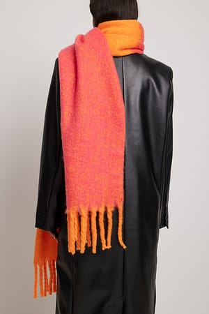 Orange/Pink Schal mit Quasten
