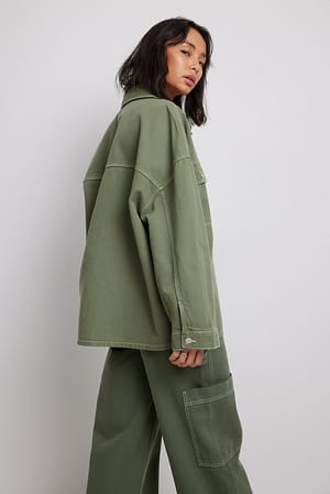 Green Oversized Denim-Hemdbluse mit detaillierter Tasche