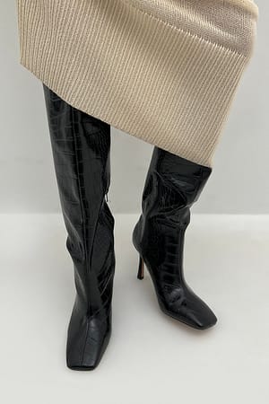 Black Stiletto-Stiefel mit weitem Schaft