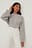 Kurzer Strickpullover mit Zopfmuster