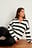 Strikket stribet sweater med v-hals